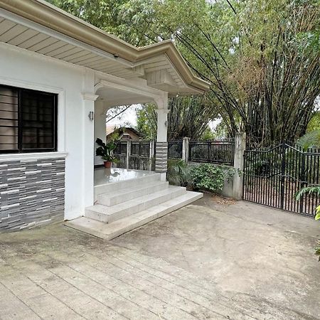 Hanella'S Place Bacong  Exterior photo