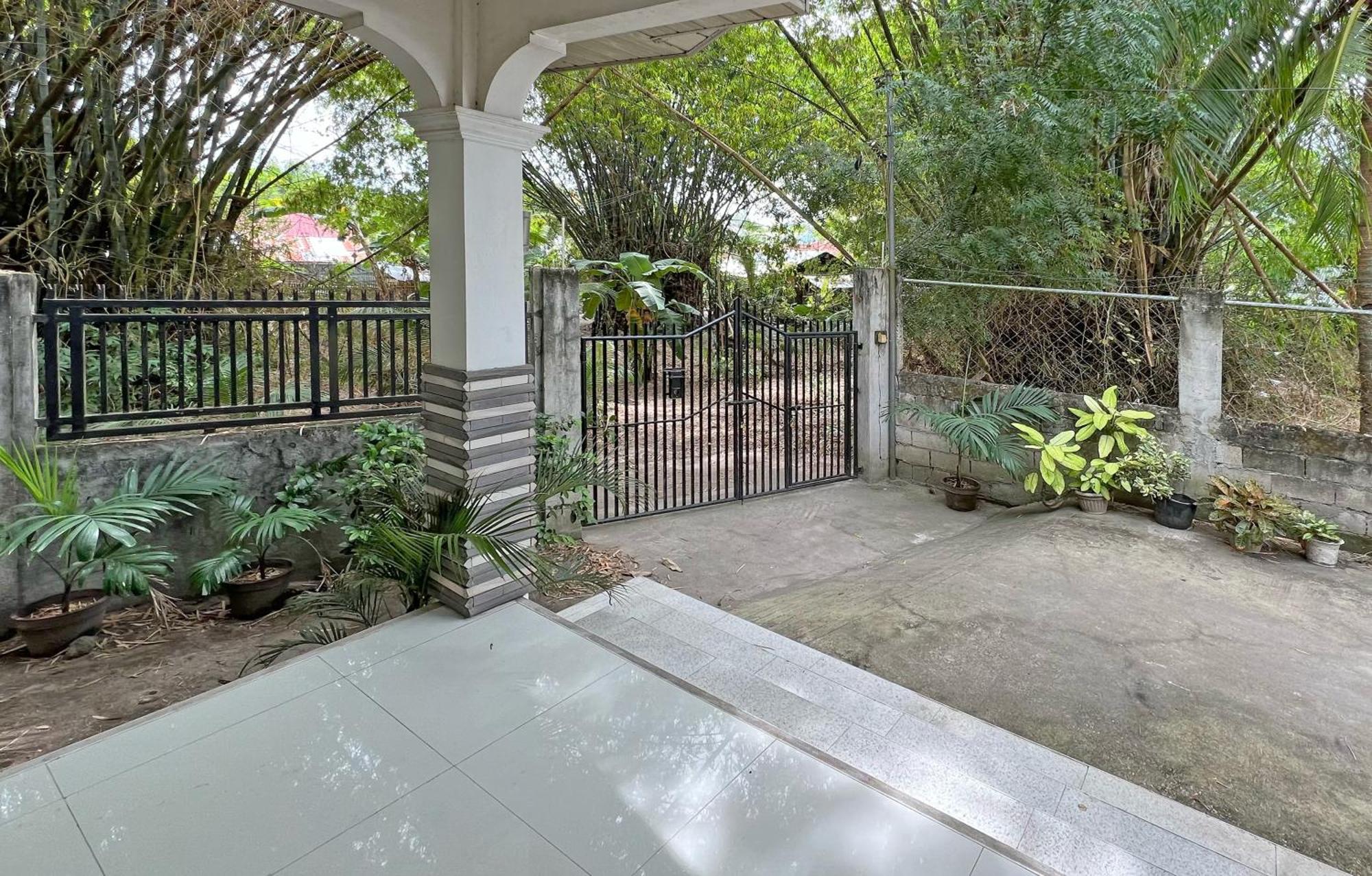 Hanella'S Place Bacong  Exterior photo