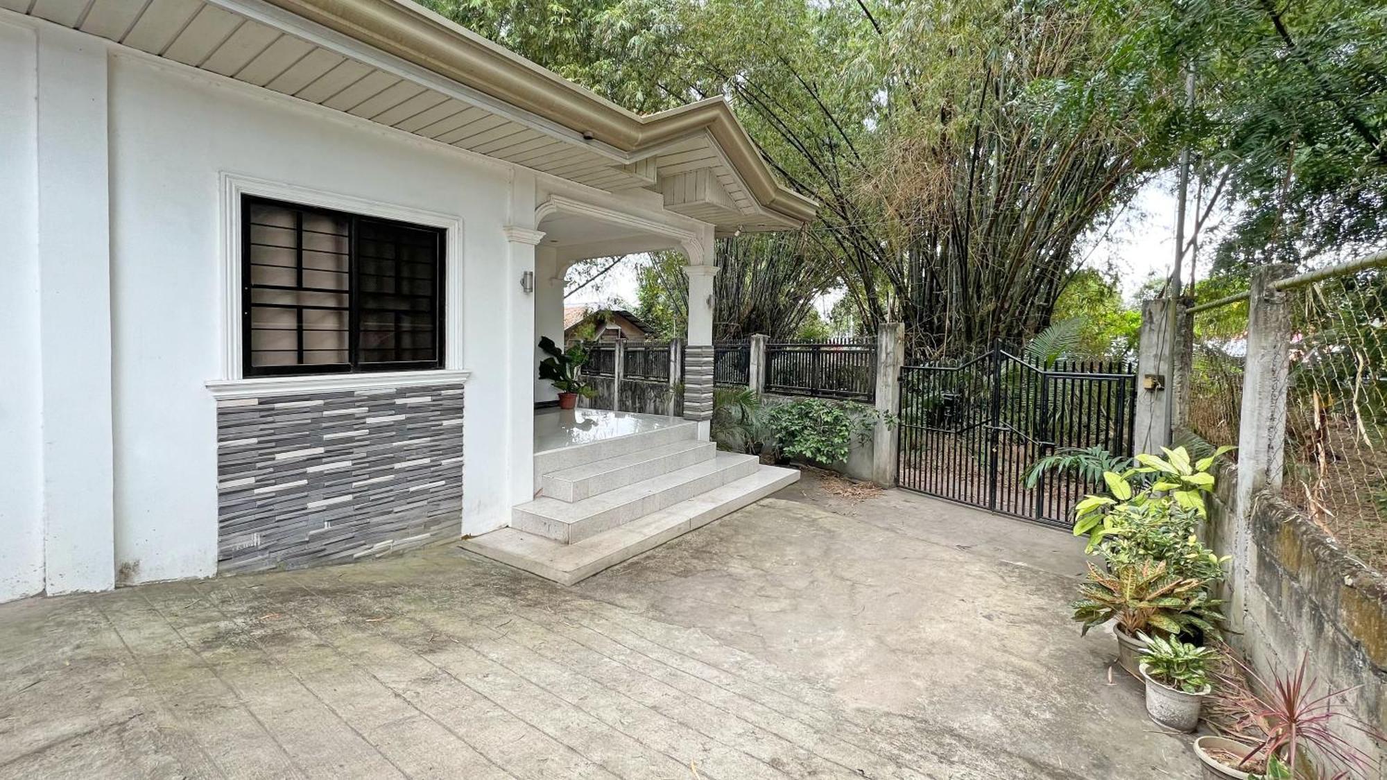 Hanella'S Place Bacong  Exterior photo